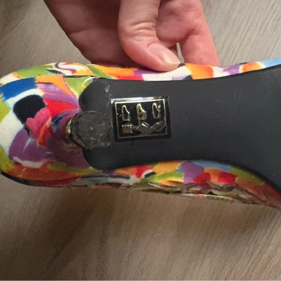 J. Renee Women's Winset Rainbow Floral Kitten Heels - SIZE 6.5 - Picture 5 of 16